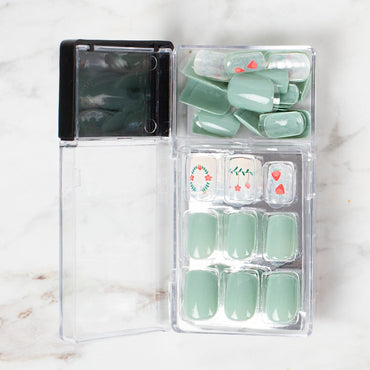 Arty Takma Tırnak Seti \ Karışık Çilek Desenli