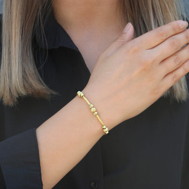 Clotho 925 Ayar Gümüş, Hasır Zincir, Dorika, Simli Top Altın Rengi Bileklik