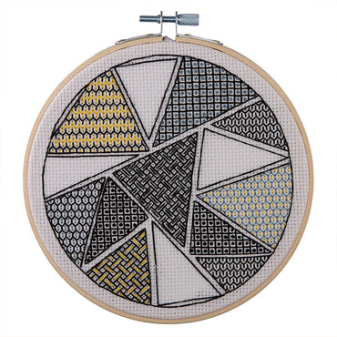 Anchor Blackwork Geometric Triangles İşleme Kiti - ABW0004