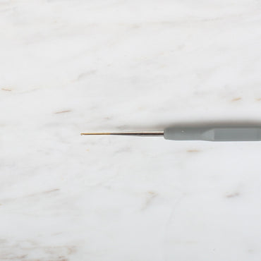 Yabalı Altın Uçlu Elastik Saplı Gri Dantel Tığ No. 20 0.60mm