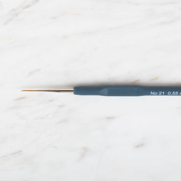 Yabalı Altın Uçlu Elastik Saplı Lacivert Dantel Tığ No. 21 0.55m