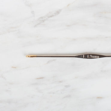 Yabalı Altın Uçlu Metal Saplı Dantel Tığ NO:1 1.9mm