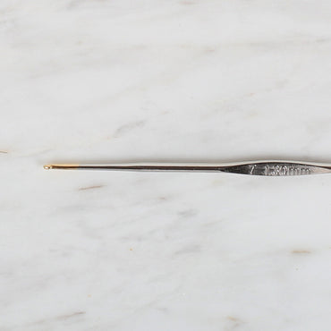 Yabalı Altın Uçlu Metal Saplı Dantel Tığ NO:7 1.30mm