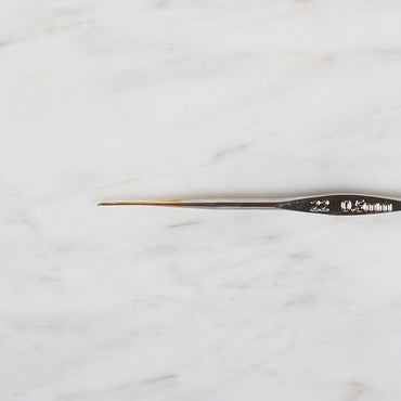 Yabalı Altın Uçlu Metal Saplı Dantel Tığ NO:22 0.5mm