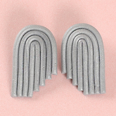 Clotho El Yapımı Gökkuşağı Büyük Gri Küpe