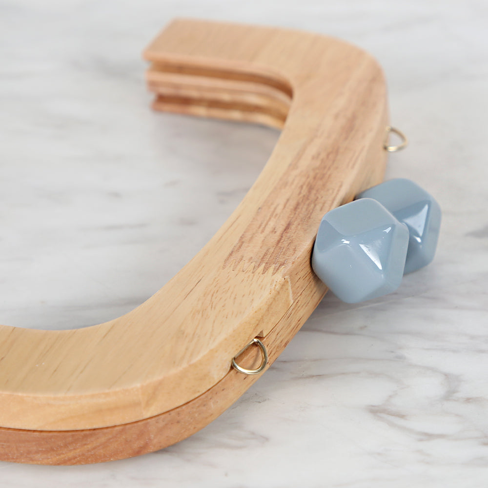 Akçaylar Gri Boncuklu Ahşap Çanta Bursu