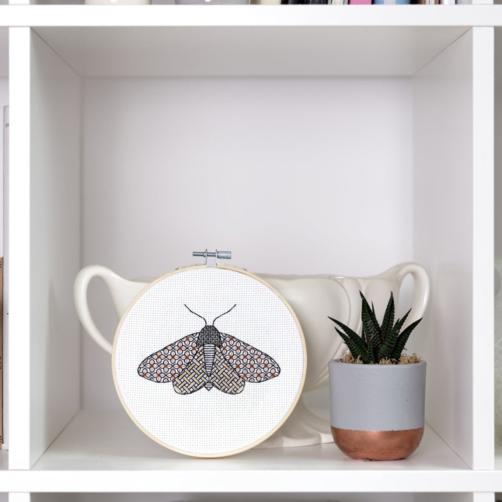 Anchor Blackwork Moth İşleme Kiti - ABW0002