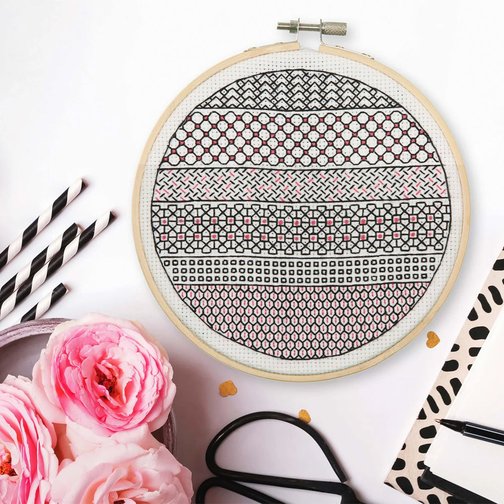 Anchor Modern Blackwork Kit ­ Stripe - ABW0008