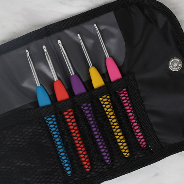 Loren Fermuarlı Kelebek Desenli Tığ Çantası