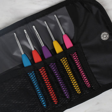 Loren Fermuarlı Çiçek Desenli Tığ Çantası