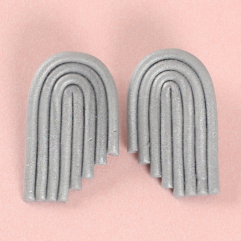 Clotho El Yapımı Gökkuşağı Büyük Gri Küpe